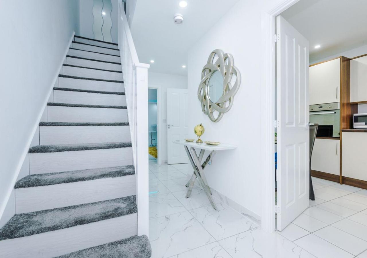 Luxury 3 Bedroom House Close To Manchester Center Bagian luar foto