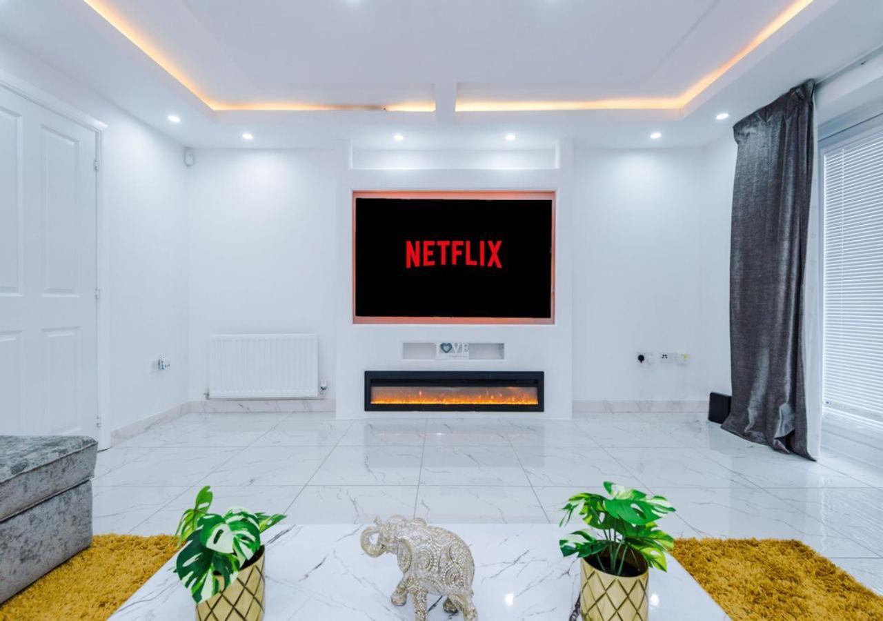 Luxury 3 Bedroom House Close To Manchester Center Bagian luar foto