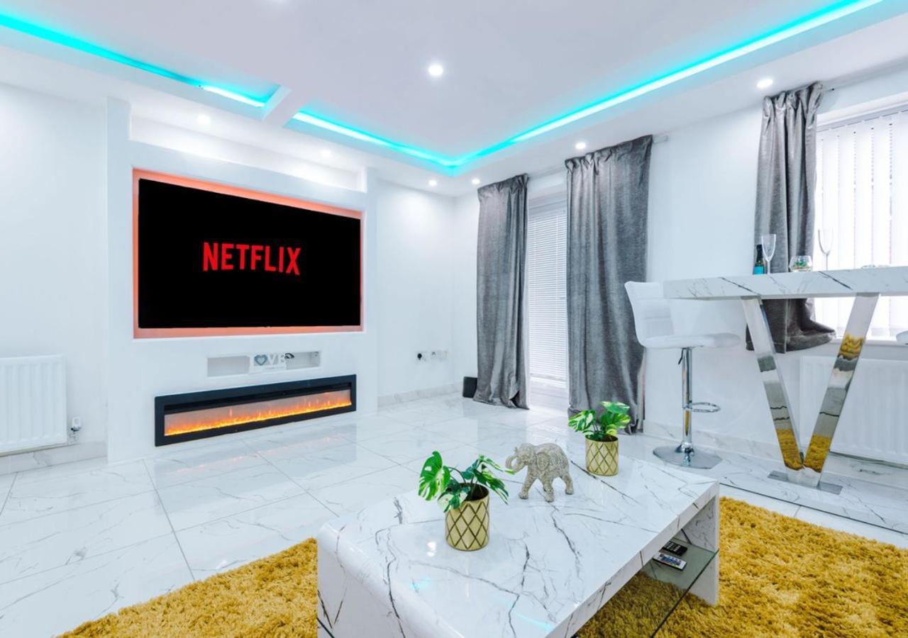 Luxury 3 Bedroom House Close To Manchester Center Bagian luar foto